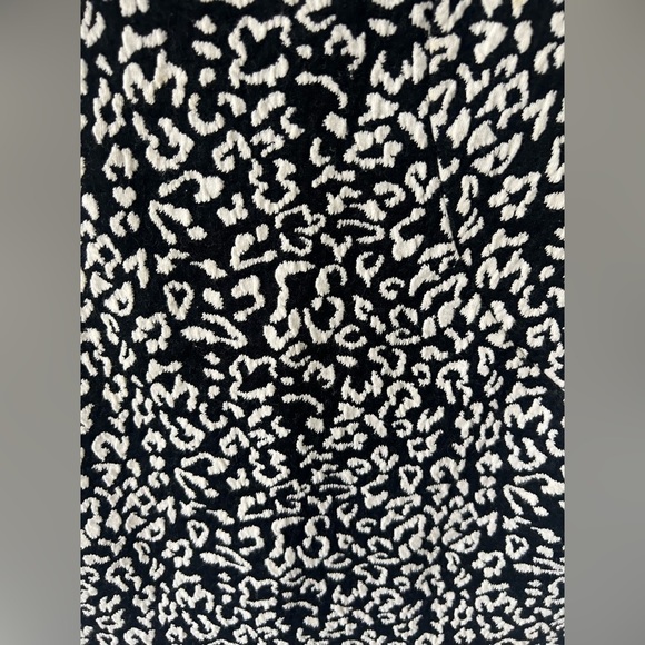 Forever 21 Black and White Printed One Shoulder Zip Up Mini Dress Small - Picture 4 of 6